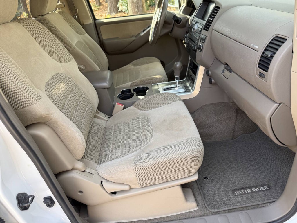 2011 Nissan Pathfinder Image 18