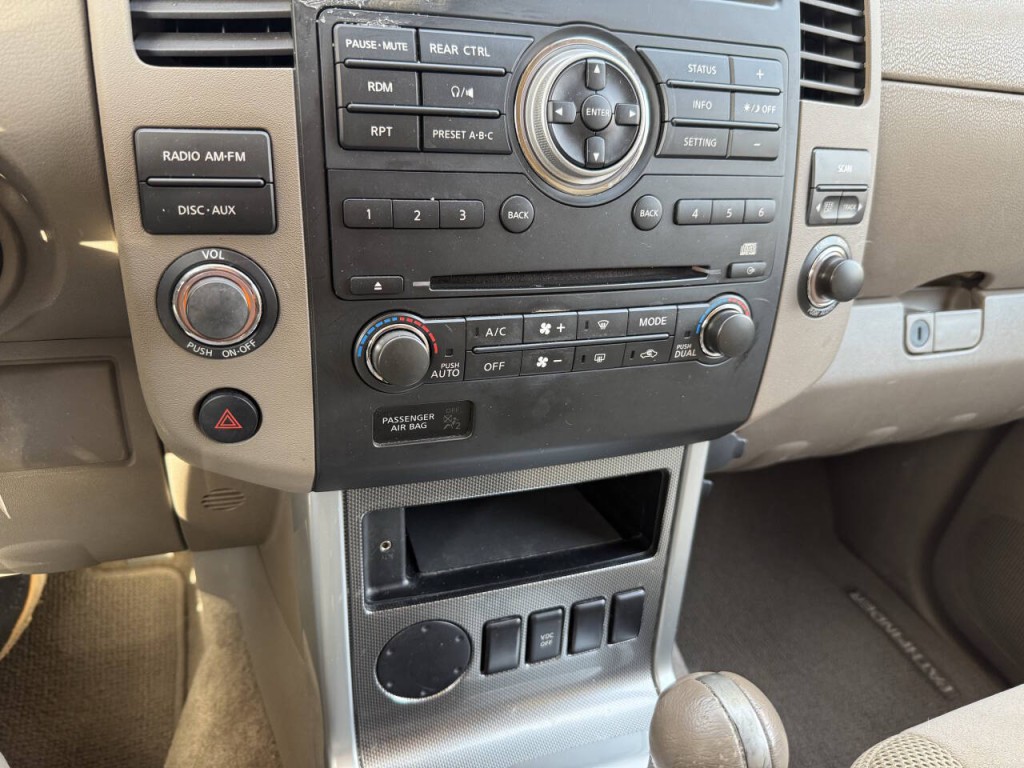 2011 Nissan Pathfinder Image 23