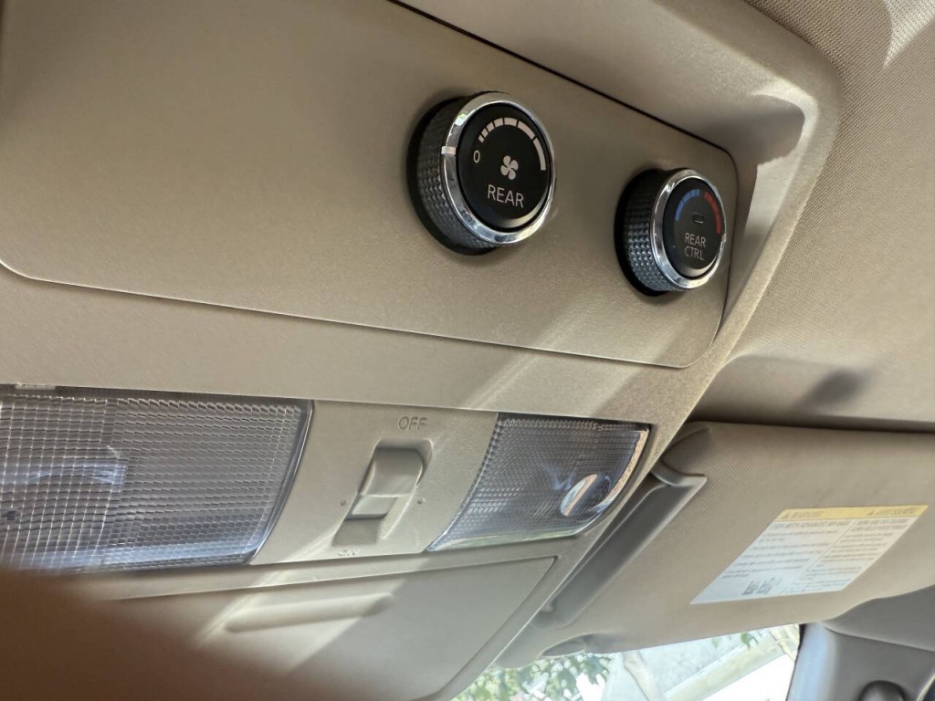 2011 Nissan Pathfinder Image 24