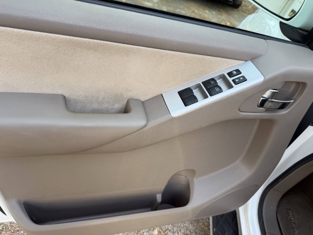 2011 Nissan Pathfinder Image 26