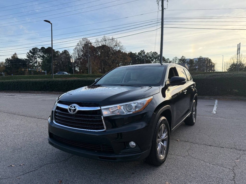 2015 Toyota Highlander Image 1