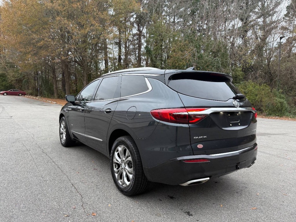 2018 Buick Enclave Image 3
