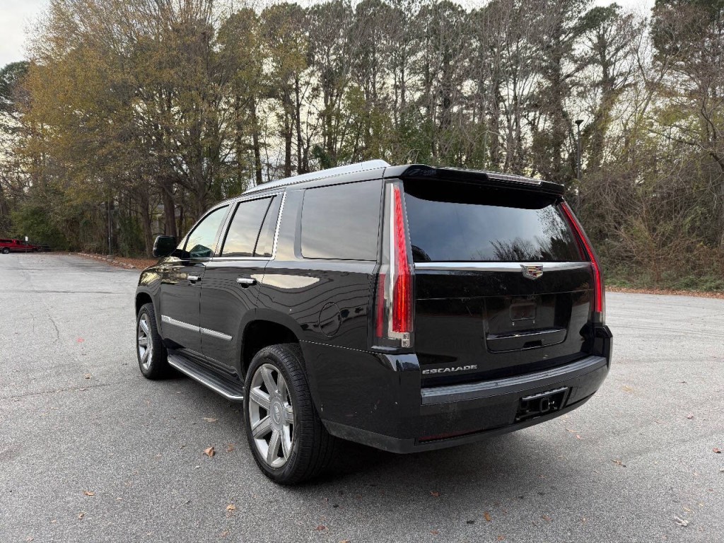 2018 Cadillac Escalade Image 3