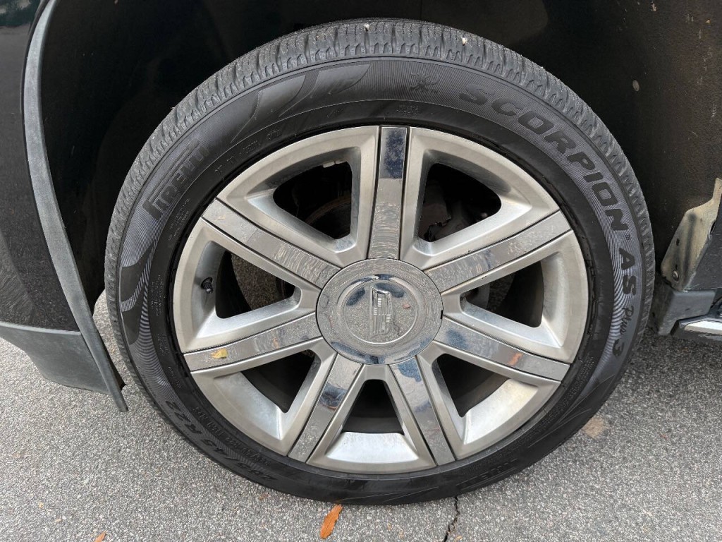 2018 Cadillac Escalade Image 9