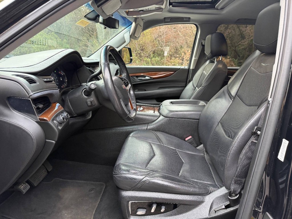2018 Cadillac Escalade Image 11