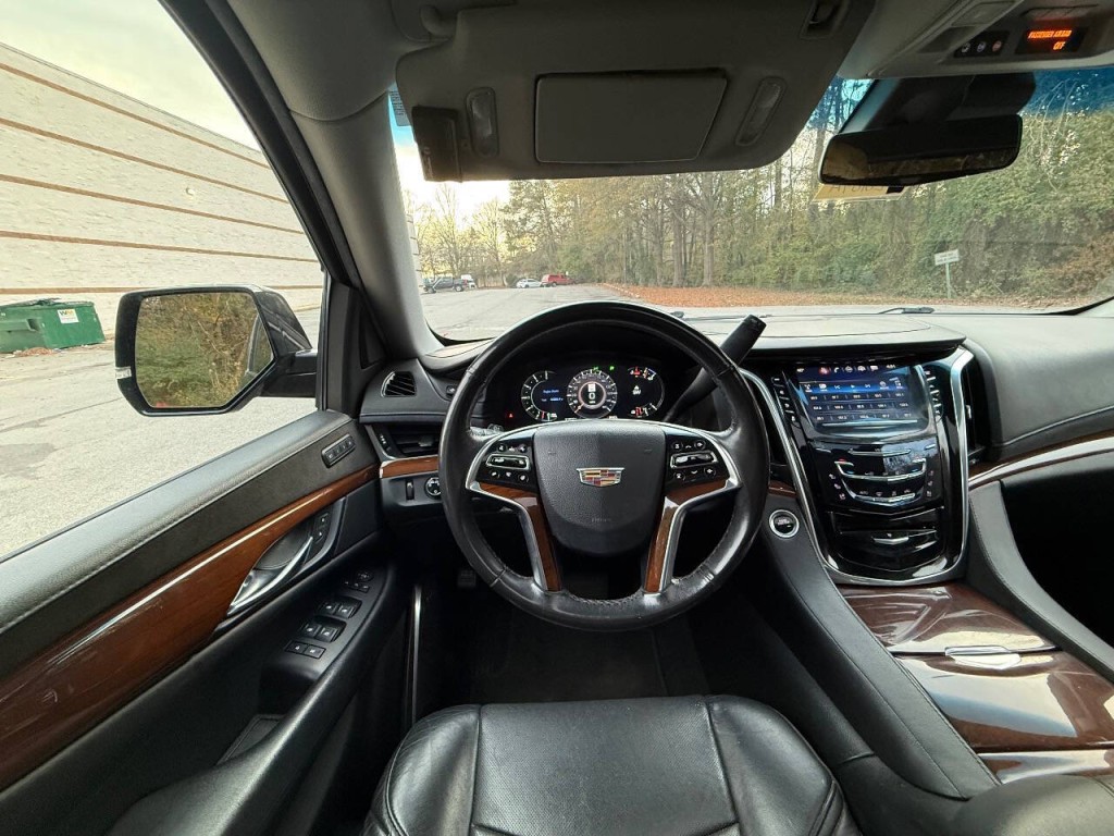 2018 Cadillac Escalade Image 13