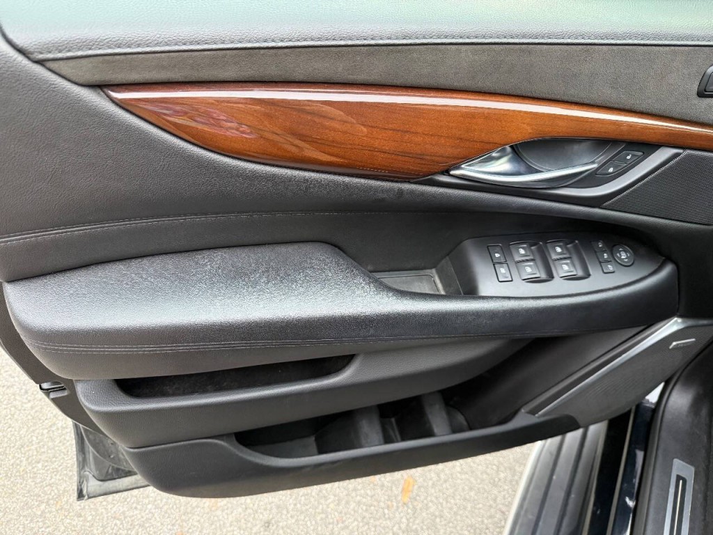 2018 Cadillac Escalade Image 14