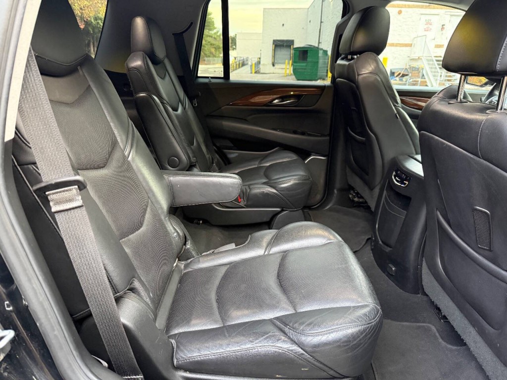2018 Cadillac Escalade Image 18