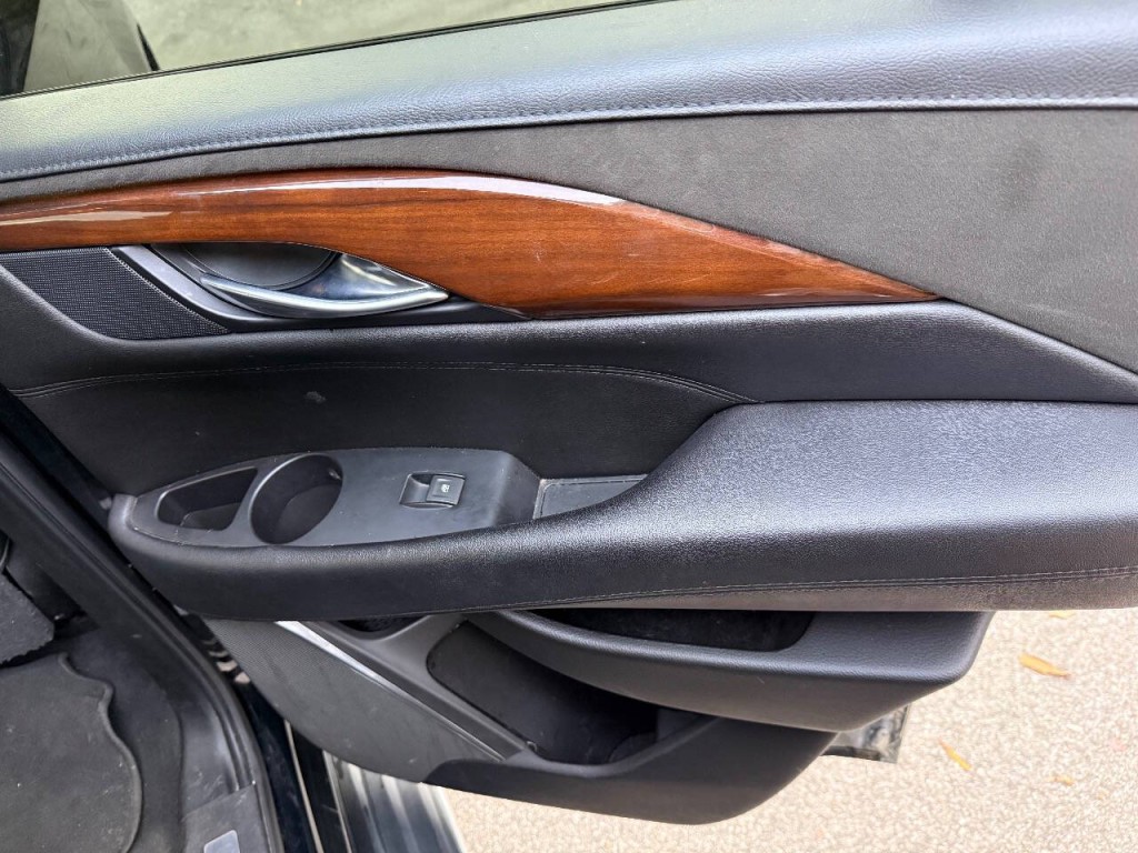 2018 Cadillac Escalade Image 20