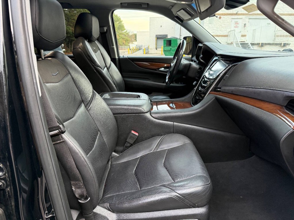 2018 Cadillac Escalade Image 22