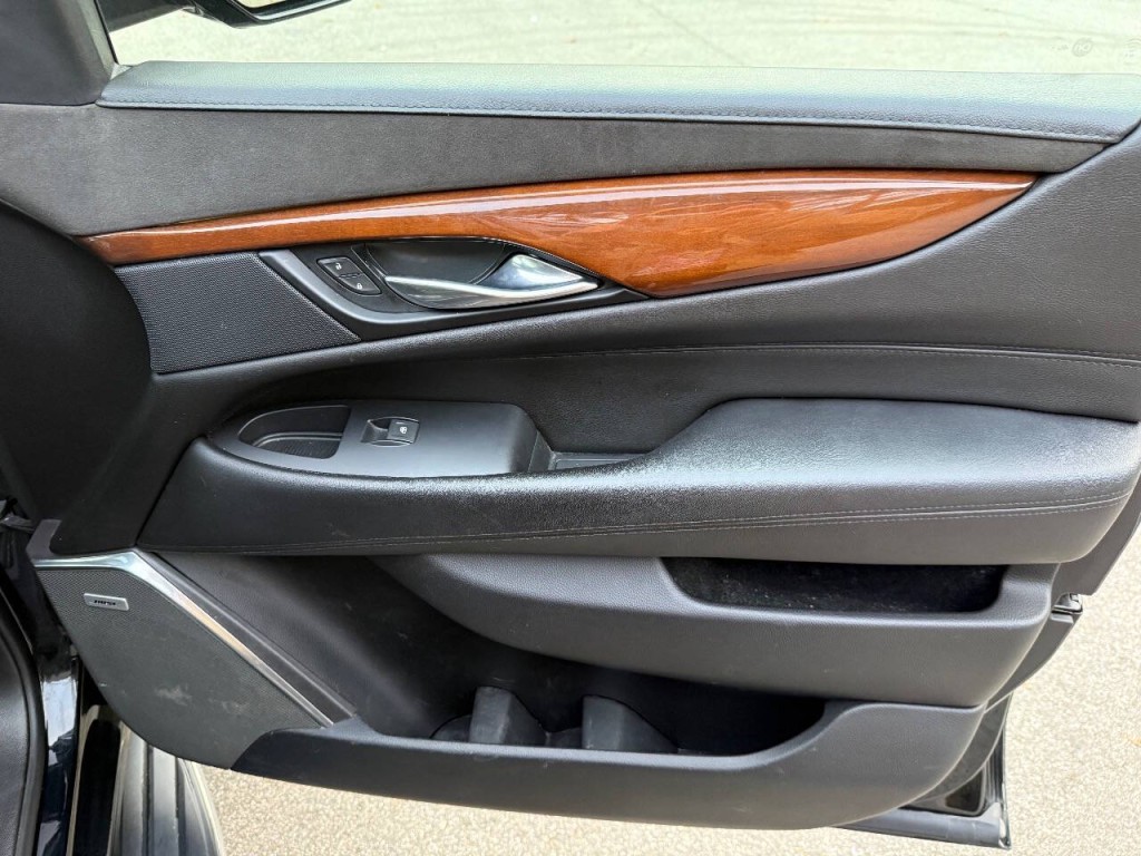 2018 Cadillac Escalade Image 23