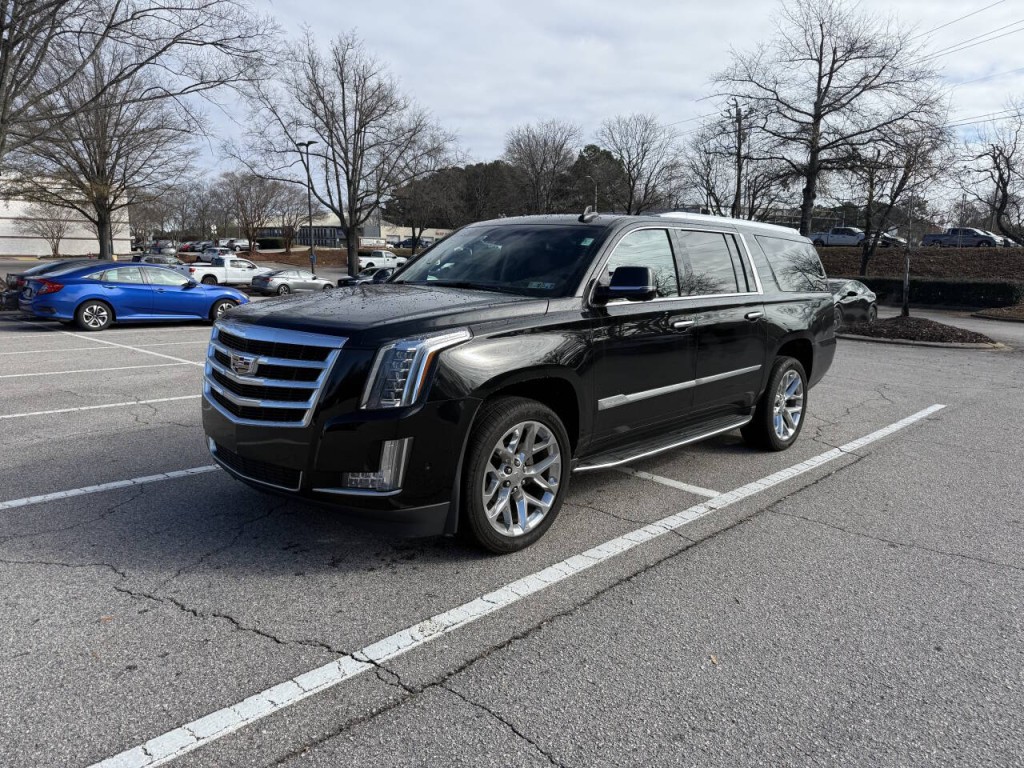 2017 Cadillac Escalade Image 1