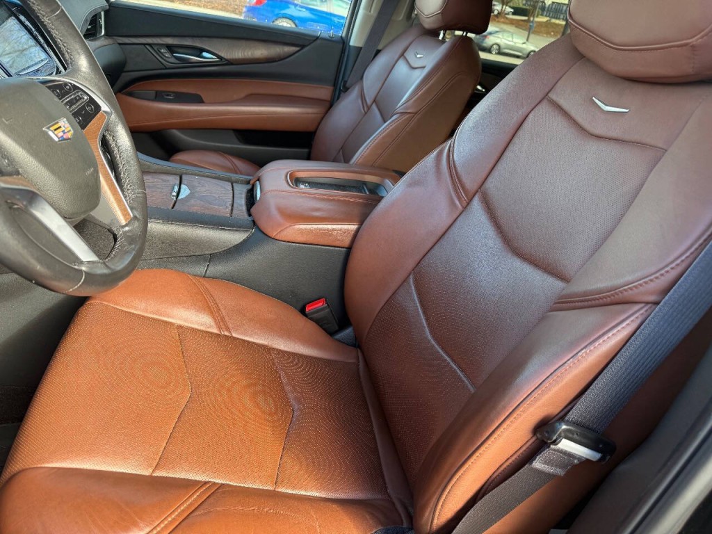 2017 Cadillac Escalade Image 7