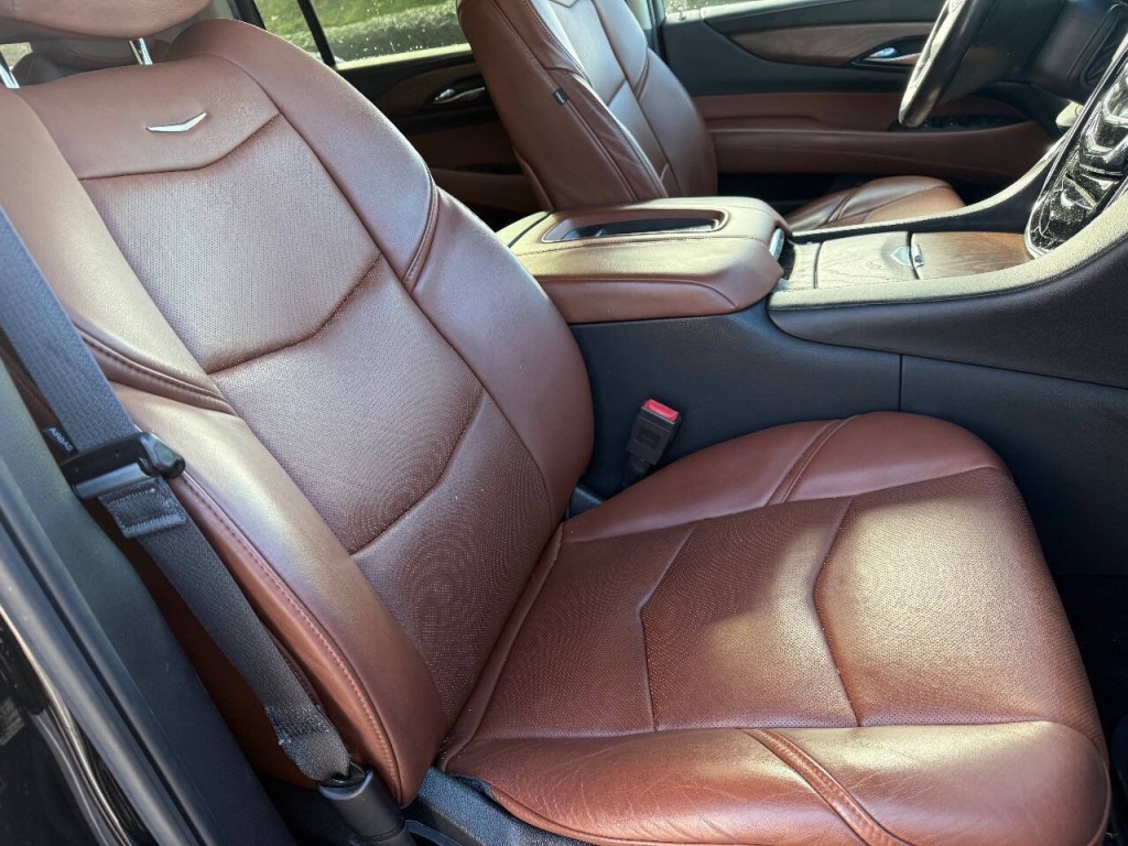 2017 Cadillac Escalade Image 15