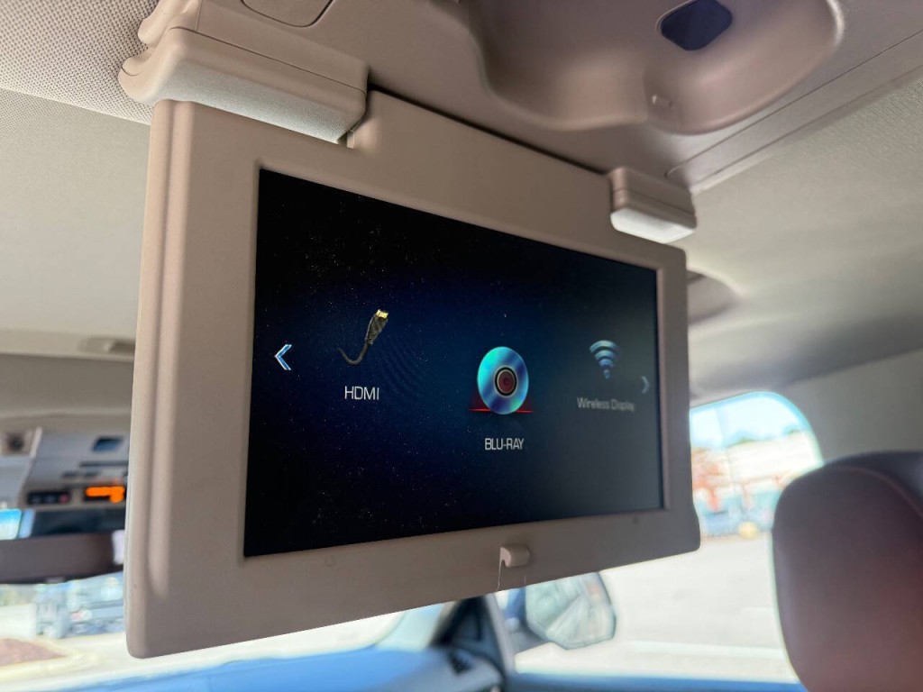 2017 Cadillac Escalade Image 18