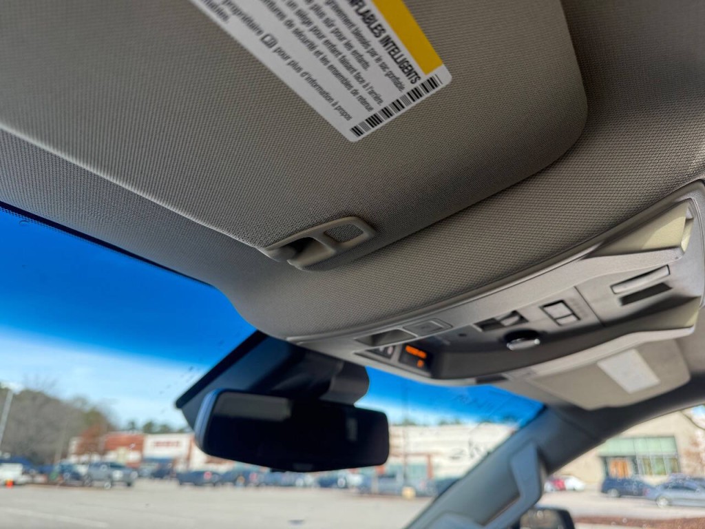 2017 Cadillac Escalade Image 22