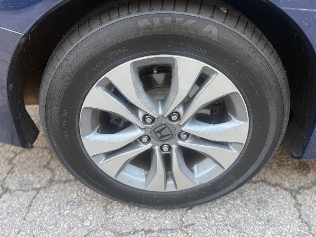 2013 Honda Accord Image 16