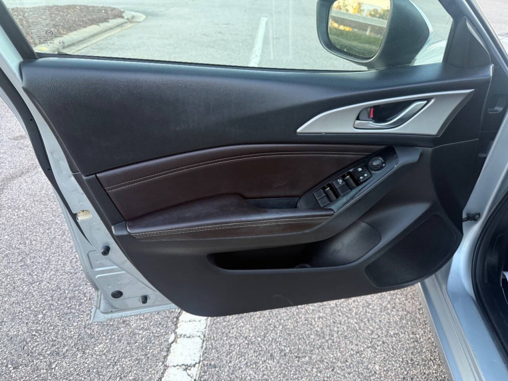 2017 Mazda Mazda3 Image 8