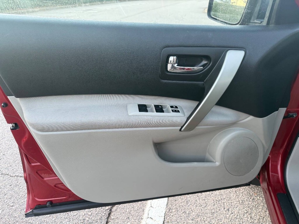 2015 Nissan Rogue Image 10