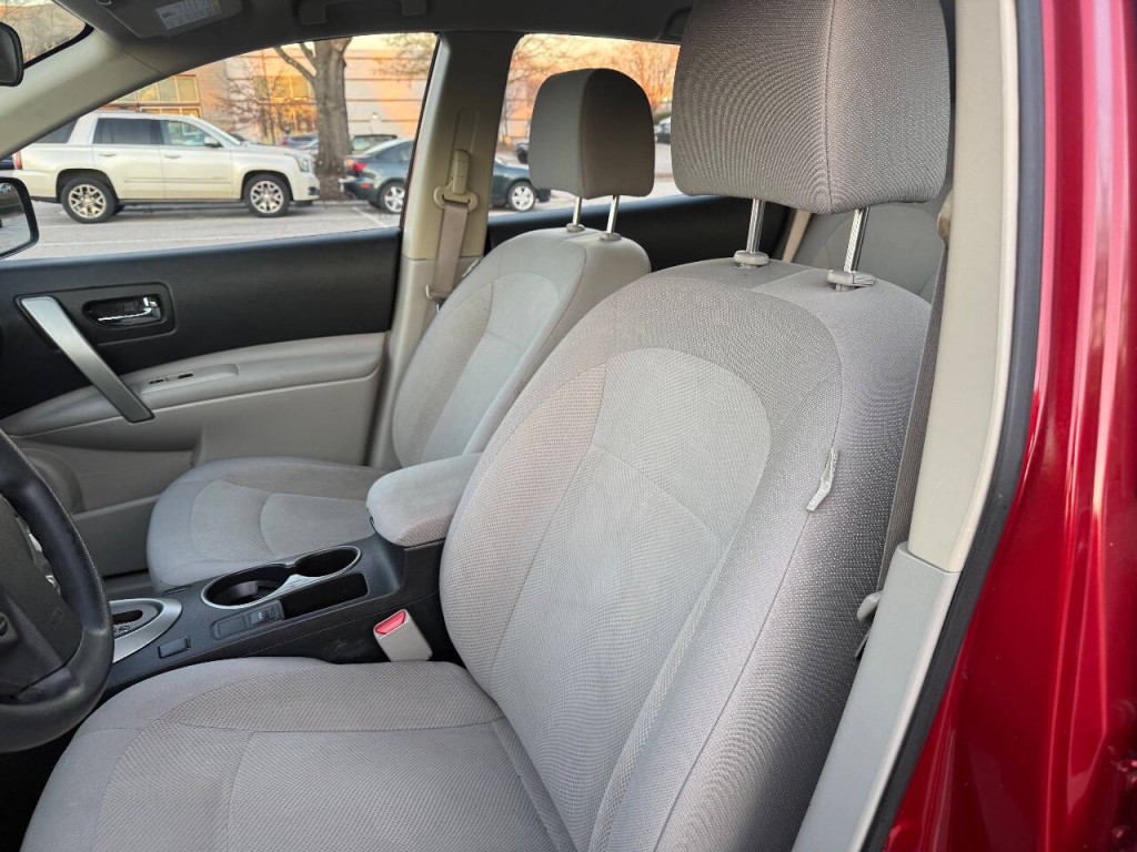 2015 Nissan Rogue Image 12