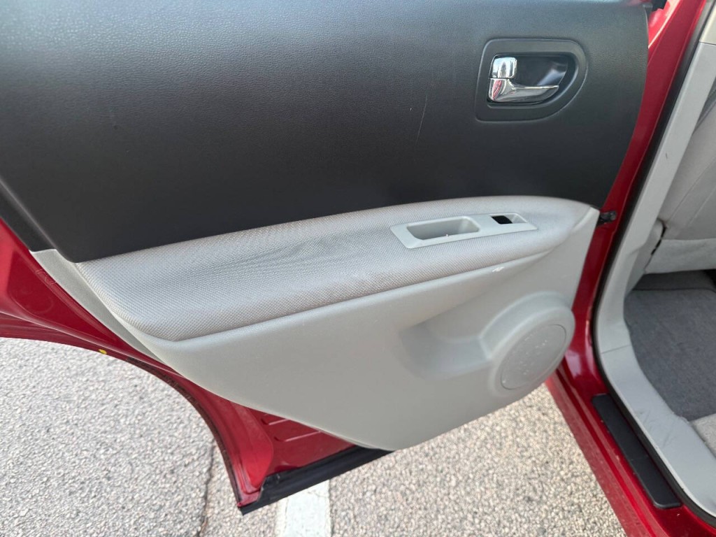 2015 Nissan Rogue Image 13