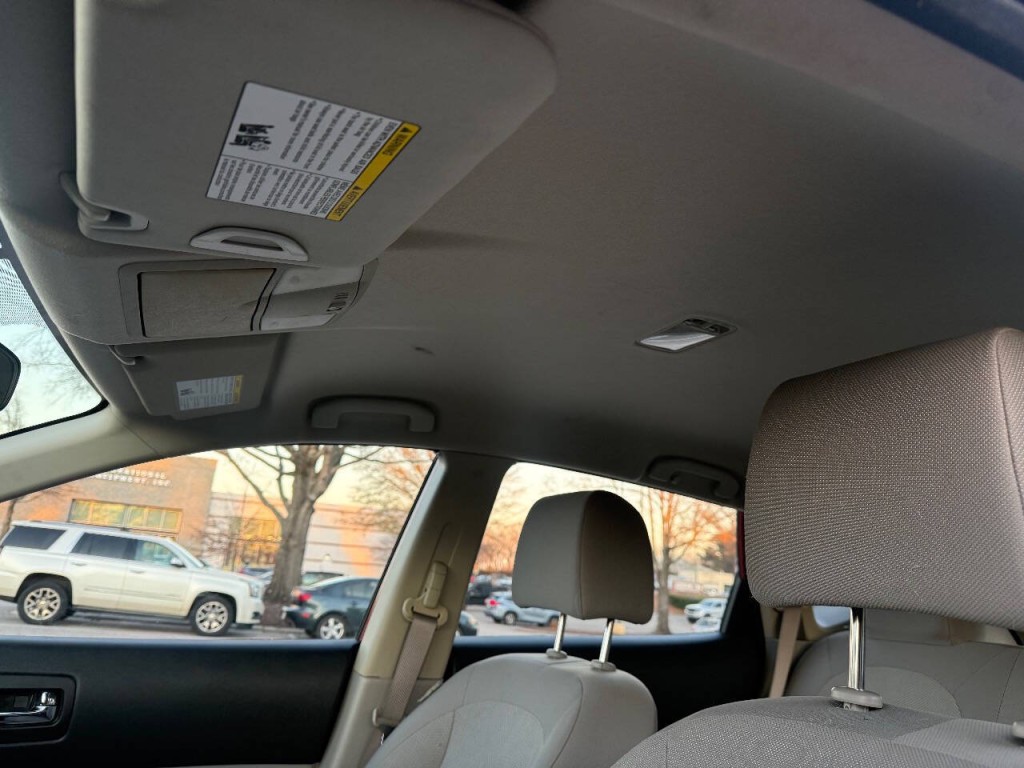 2015 Nissan Rogue Image 18