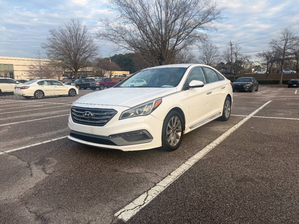 2015 Hyundai Sonata Image 1