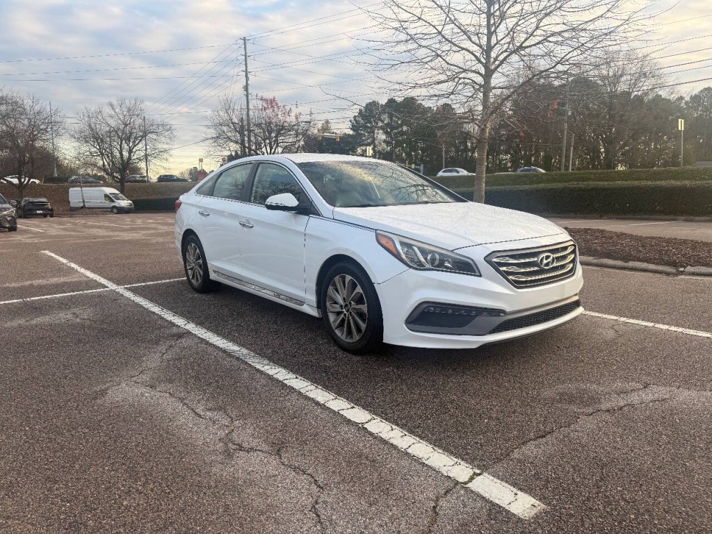 2015 Hyundai Sonata Image 2