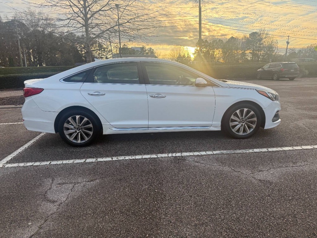 2015 Hyundai Sonata Image 3
