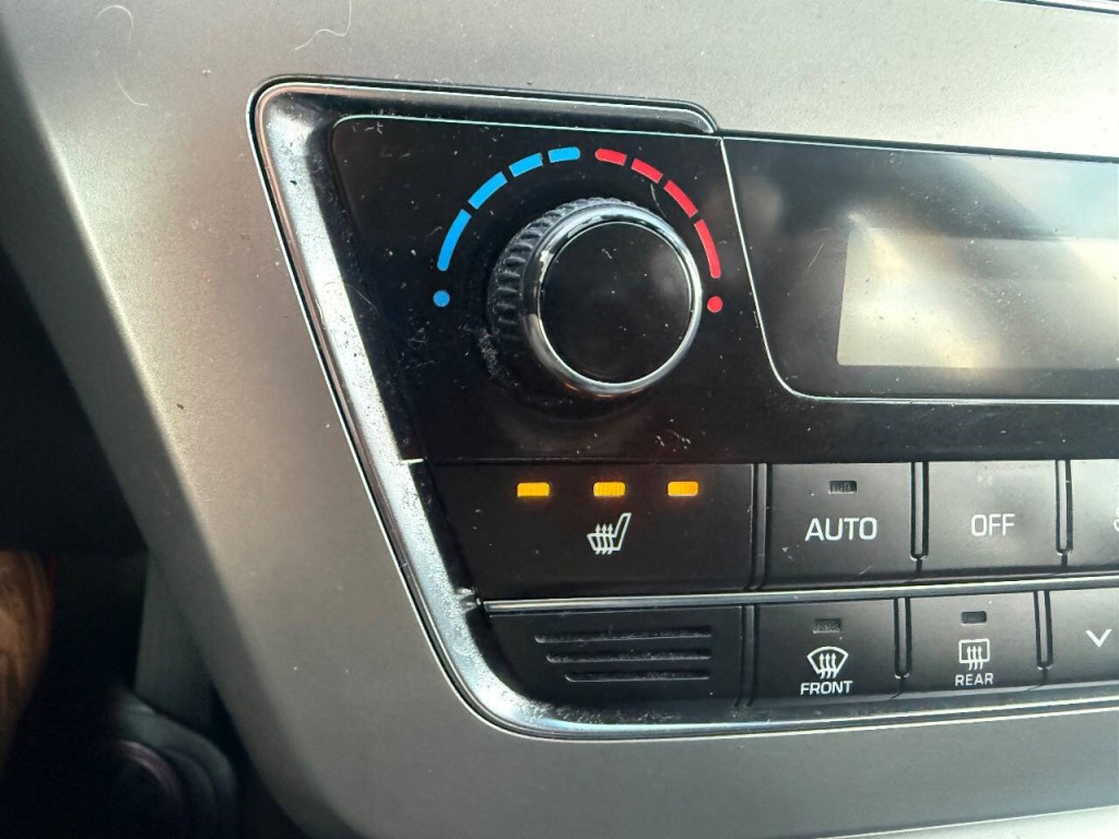 2015 Hyundai Sonata Image 24