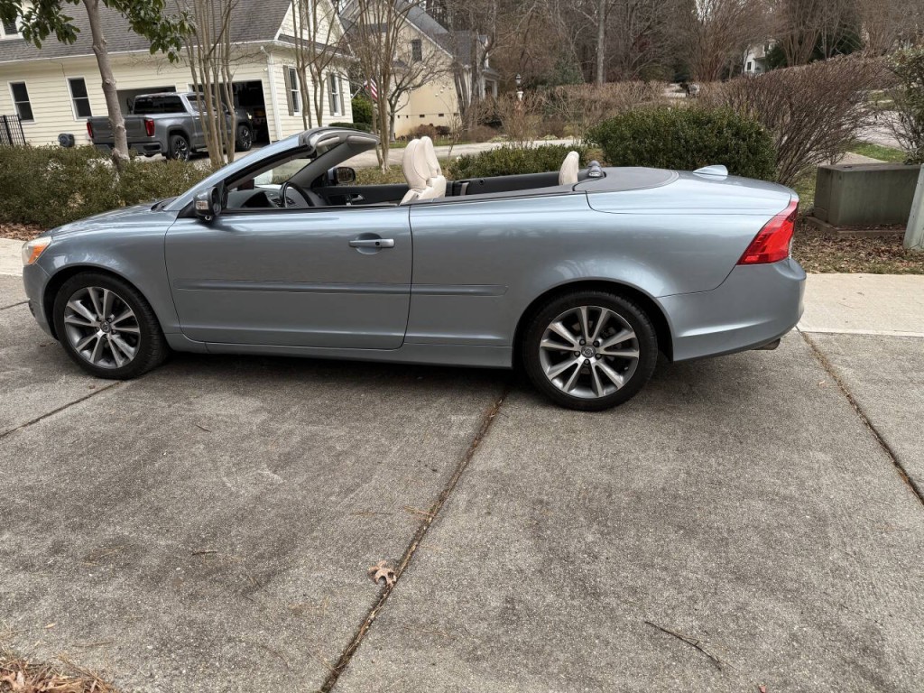 2011 Volvo C70 Image 8