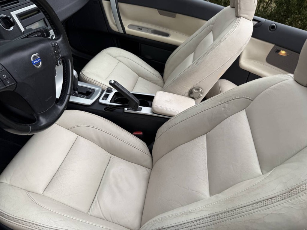 2011 Volvo C70 Image 13