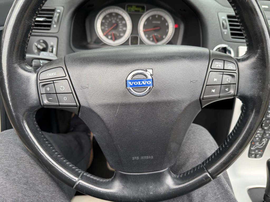 2011 Volvo C70 Image 17