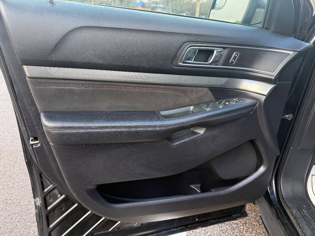 2018 Ford Explorer Image 10