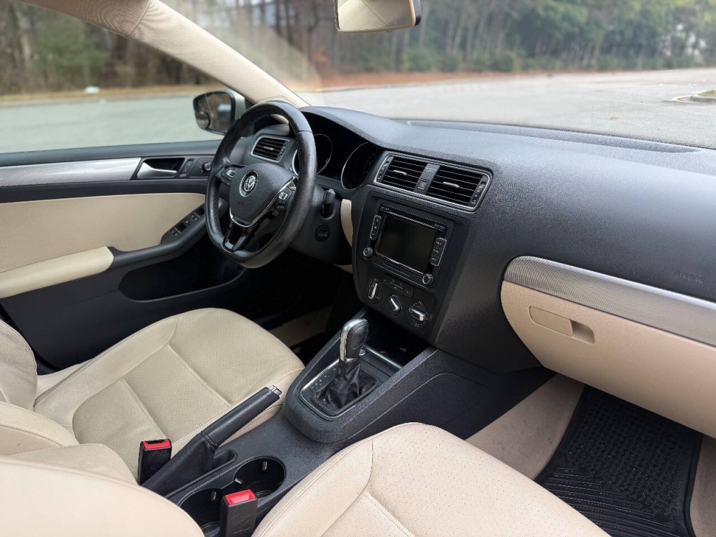 2015 Volkswagen Jetta Image 10