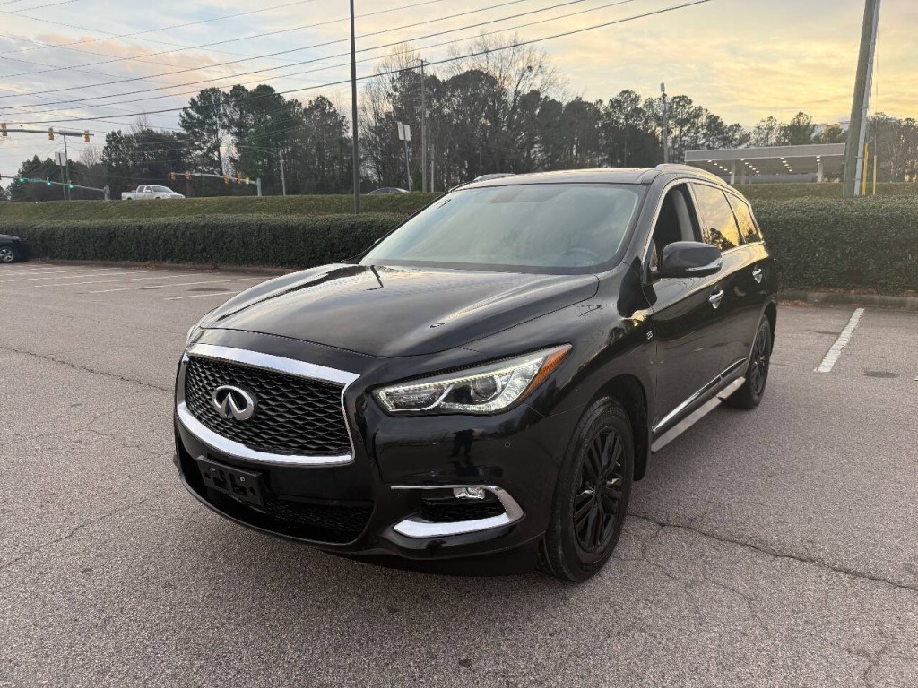 2017 INFINITI QX60 Image 1