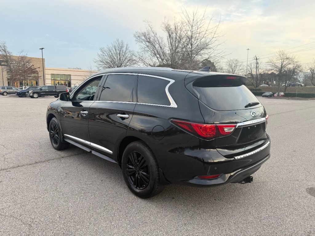 2017 INFINITI QX60 Image 3