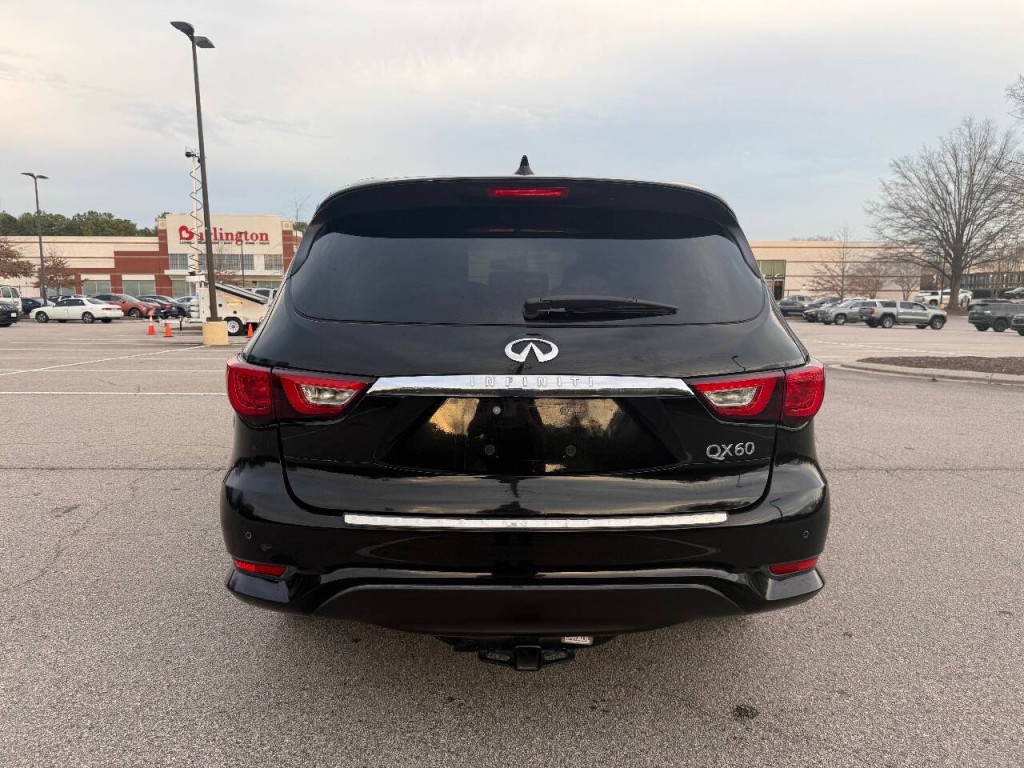 2017 INFINITI QX60 Image 4