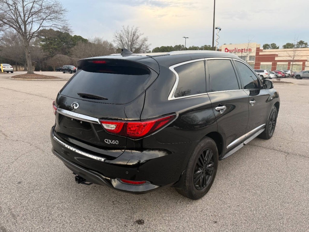 2017 INFINITI QX60 Image 5