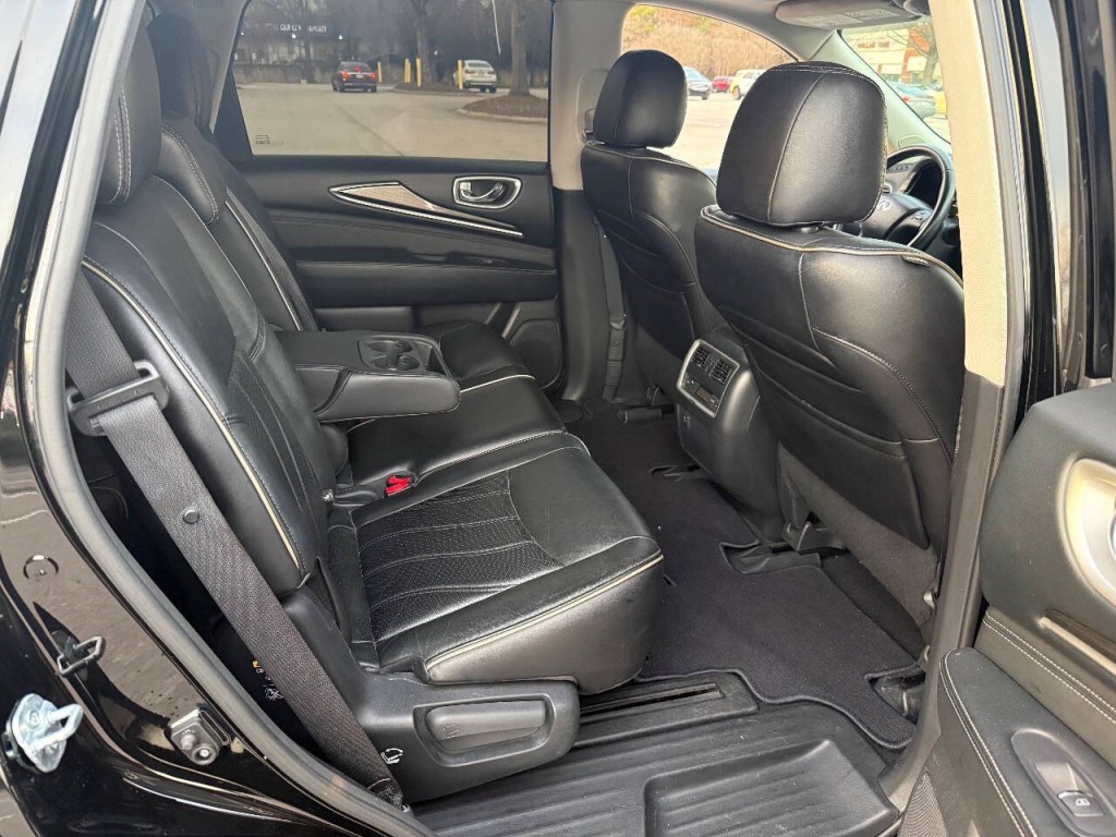 2017 INFINITI QX60 Image 17