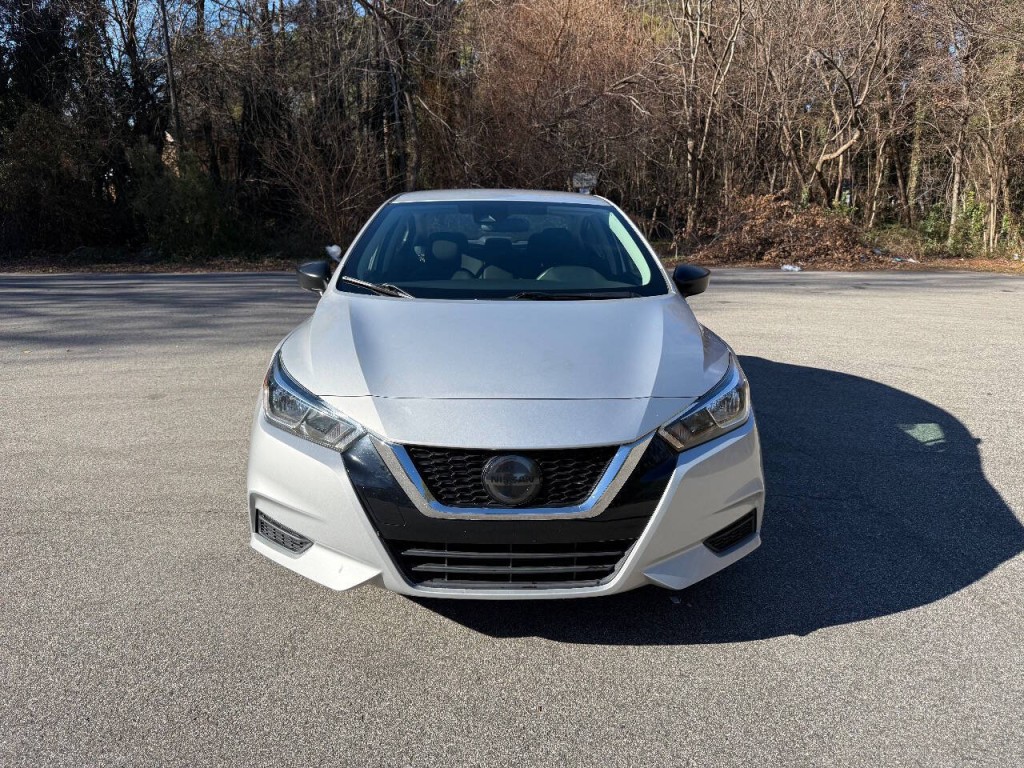 2020 Nissan Versa Image 7