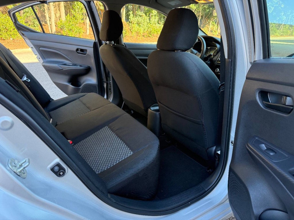 2020 Nissan Versa Image 11