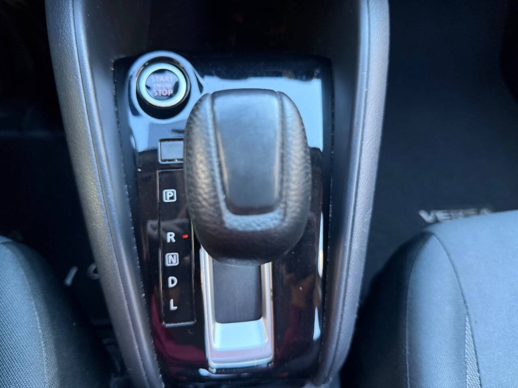 2020 Nissan Versa Image 12