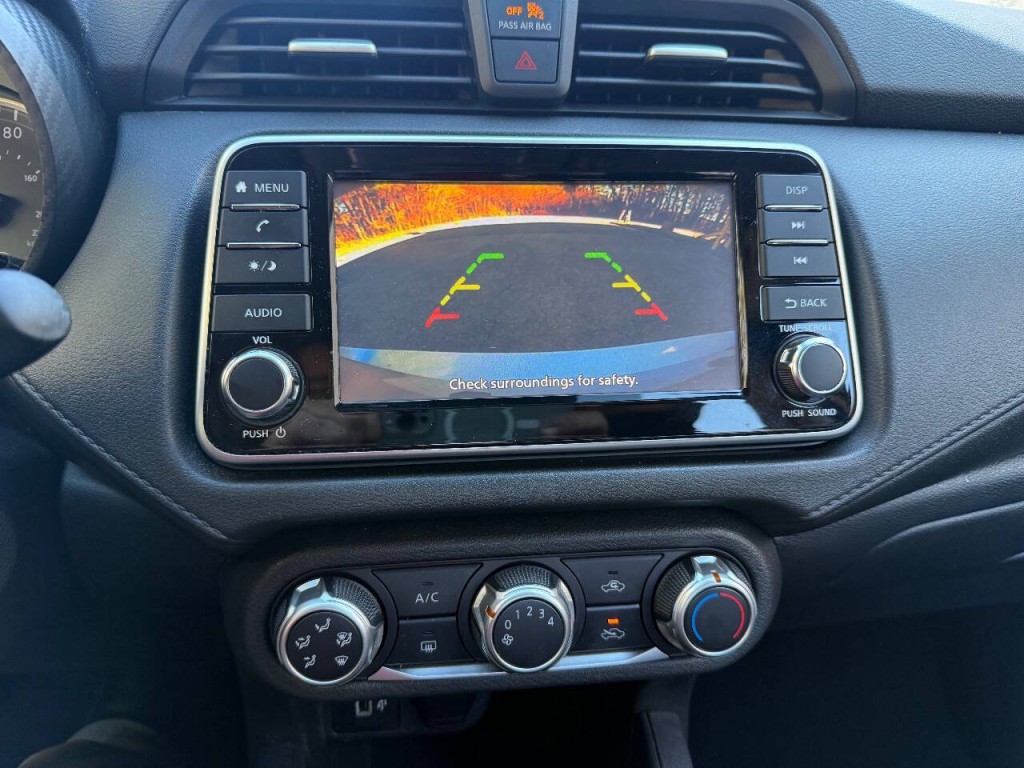 2020 Nissan Versa Image 14