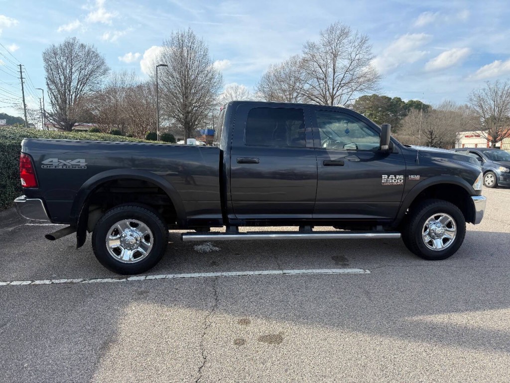 2018 RAM 2500 Image 3
