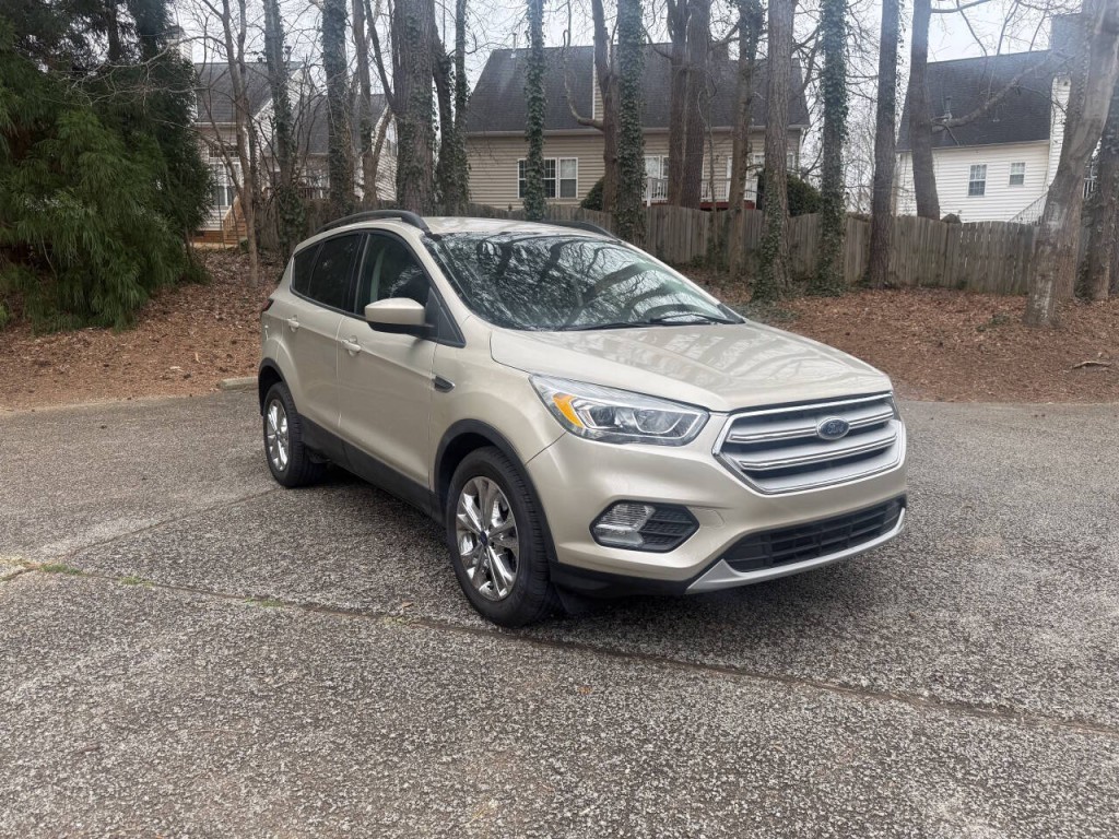 2018 Ford Escape Image 2