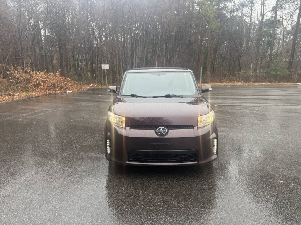 2013 Scion xB Image 2