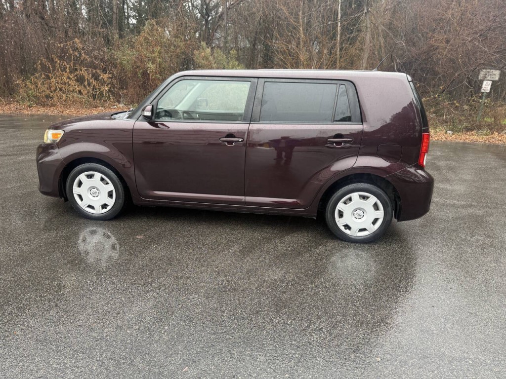 2013 Scion xB Image 3