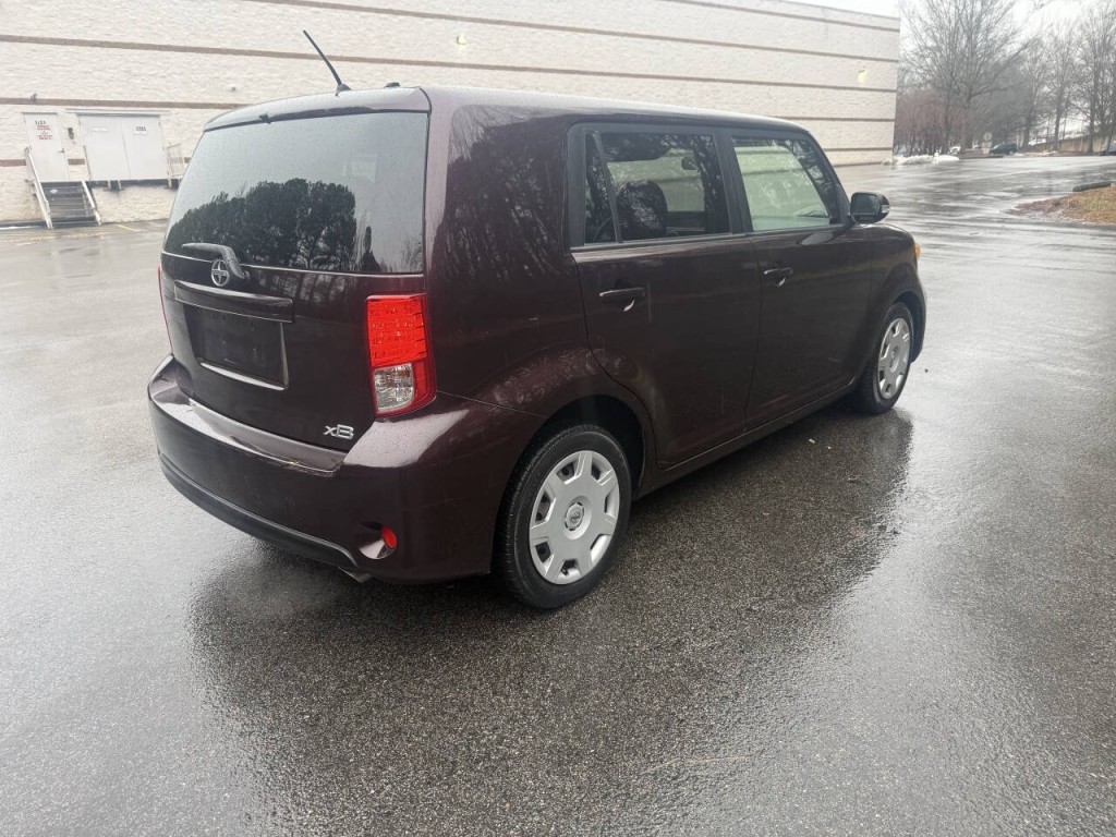 2013 Scion xB Image 4