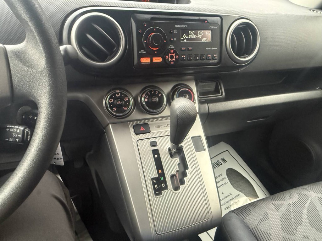 2013 Scion xB Image 17